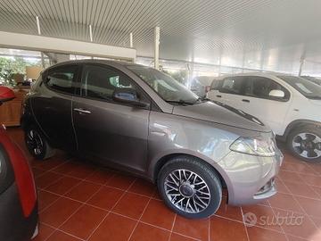 LANCIA Ypsilon hybrid 70 cv 2023 no vincoli
