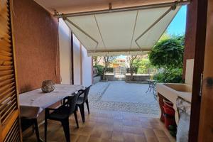 Rif. 48 Trilocale al piano terra a 150mt dal mare