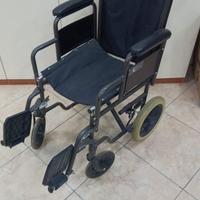 Sedia a rotelle e sedia per doccia per anziani