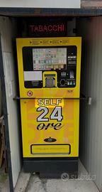 Distributore automatico di sigarette e trinciati