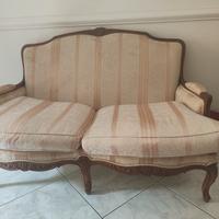 Elegante set di divani stile classico