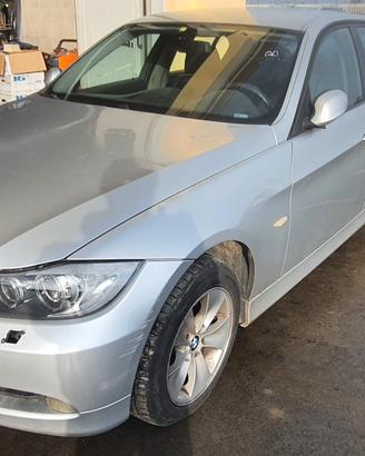 BMW Serie 3 (E90/E91) 320 – Auto disponibile in sm