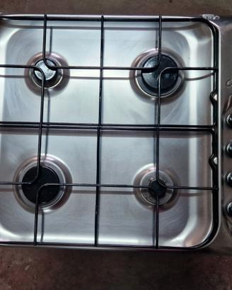 piano cottura - letto in ferro battuto -lavandino