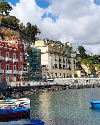 3 LOCALI A NAPOLI