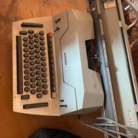 macchina da scrivere olivetti