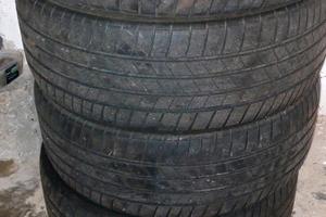 Gomme estive Bridgestone 275/45/21 usate