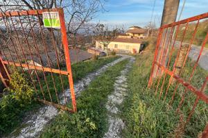 Casa con terreno a Montecalvo Irpino