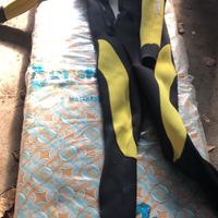 Mute guanti scarpe sub varie