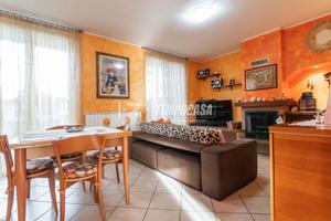 VILLA A SCHIERA CON TAVERNA E BOX DOPPIO