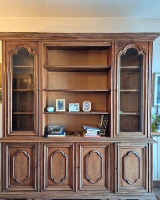 mobile in legno marrone per sala o soggiorno 