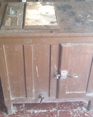 Ghiacciaia frigo antico d’epoca del 1920 vintage