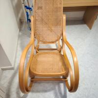 Dondolo modello Thonet