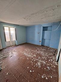 Soluzione di 100 mq su tre livelli