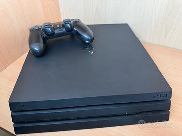 PlayStation 4 Pro (PS4 Pro) Nera + Controller