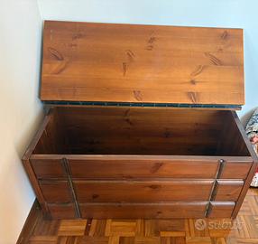 Cassapanca in legno