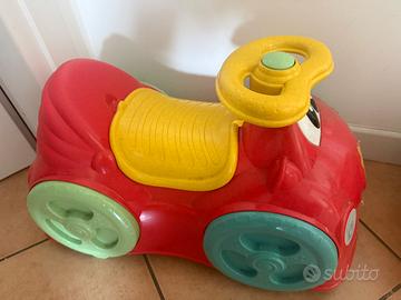 Macchinina giocattolo