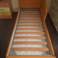 Struttura letto singolo con materasso