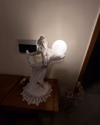 Lampada  in ceramica Vittorio Carraro danzatrice