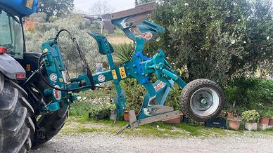 Aratro monovomero reversibile MGM