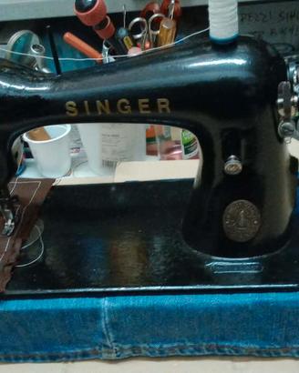 Macchina da cucire "Singer"