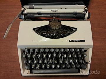 Macchina da scrivere vintage Triumph