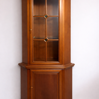 Vetrina angolare classica in legno