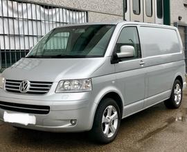 VolksWagen Transporter T5 2500 TDi