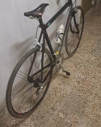bicicletta bianchi da corsa