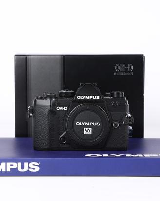 Olympus OM-D E-M5 Mark III - Black USATO GARANTITO