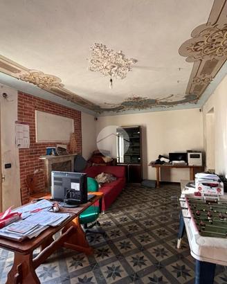 CASA SEMINDIPENDENTE A VIARIGI
