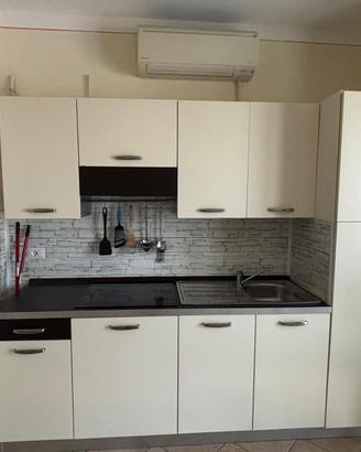 Cucina lineare completa