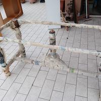 Tavolo rettangolare di legno con vetro