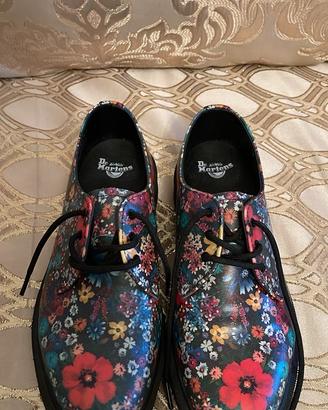 Dr. Martens Pascal “Wanderlust Floral limited edit