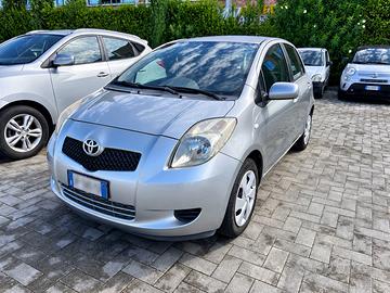 Toyota Yaris 1.0 5 porte