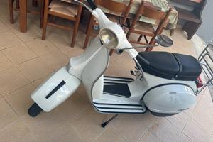 Vespa P200e senza frecce