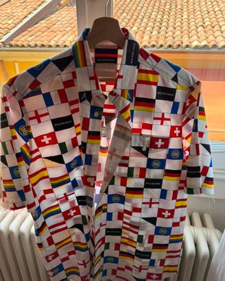 Balenciaga Camicia Stampa Bandiere — Mai Indossata