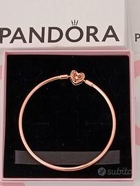 Bracciale Rigido con Chiusura a Cuore - PANDORA