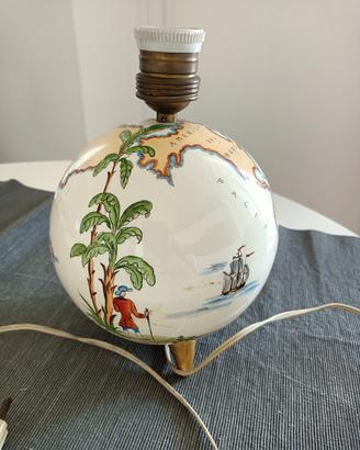 Lampada da tavolo globo con mappamondo