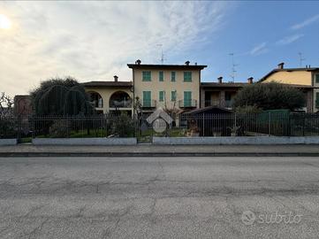 3 LOCALI A STRADELLA