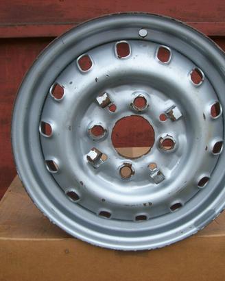 N. 1 cerchio Borrani CMR Fiat 600 700 750 850 1000