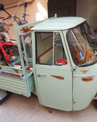 Collezione esclusiva di veicoli vintage Piaggio