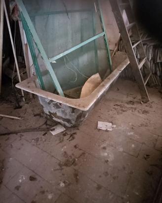 Vasca da bagno bianca anni 30