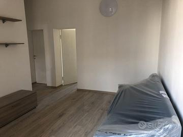 Vallemiano quadrilocale con balcone e posto auto