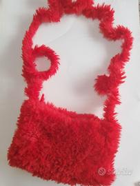 borsa rossa di ciniglia fatta a mano