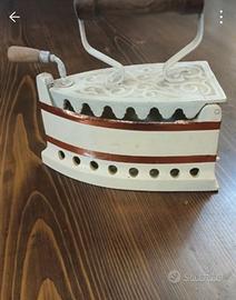 antico ferro da stiro 