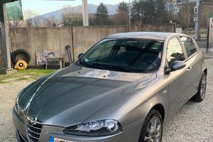 ALFA ROMEO 147 BENZINA