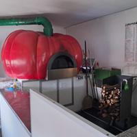 Pizzeria locale con possibilità di ristorazione