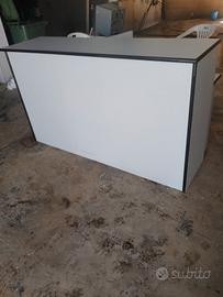 scrivania da reception