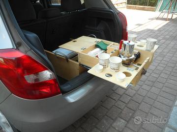 MINI BOX AUTO CON GAS E FRIGO