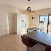 Impeccabile 2,5 vani luminoso con garage